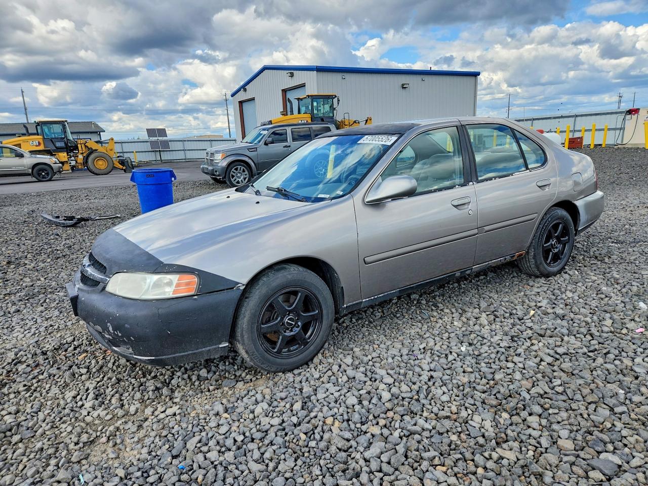 Salvage Nissan Altima Image