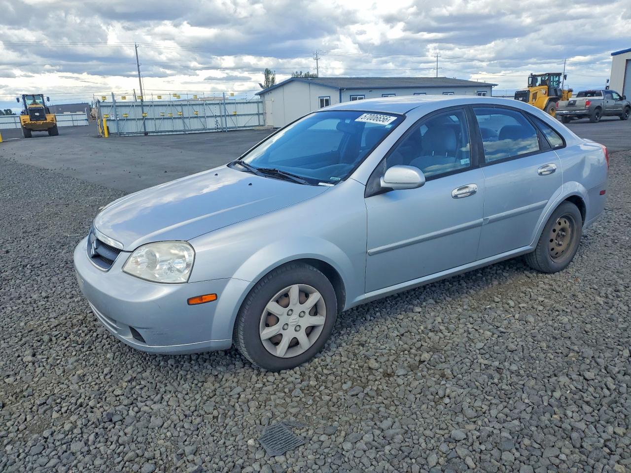 Salvage Suzuki Forenza Image