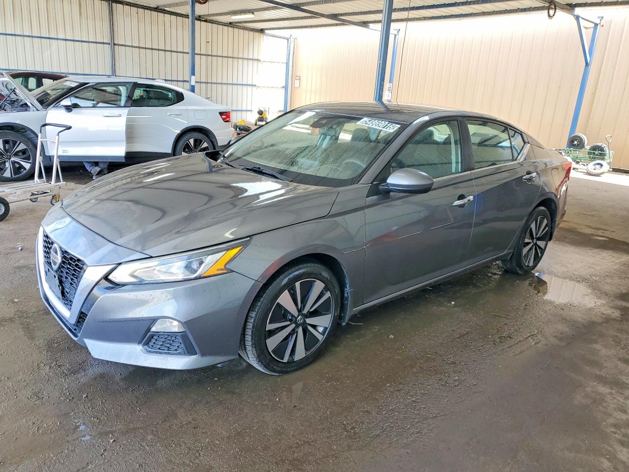Salvage Nissan Altima Image