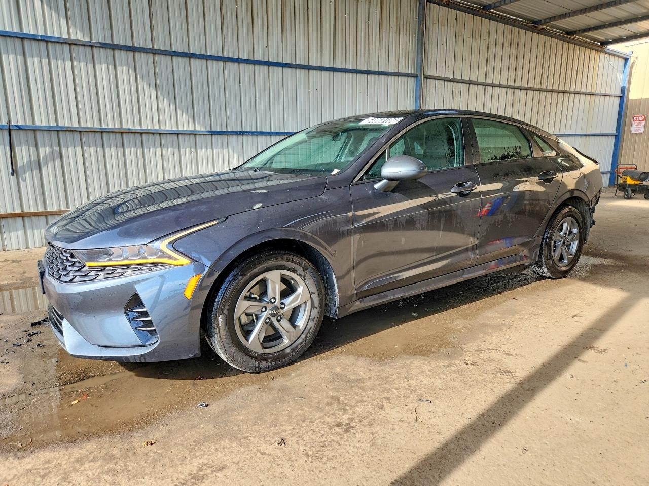 Salvage Kia K5 Image