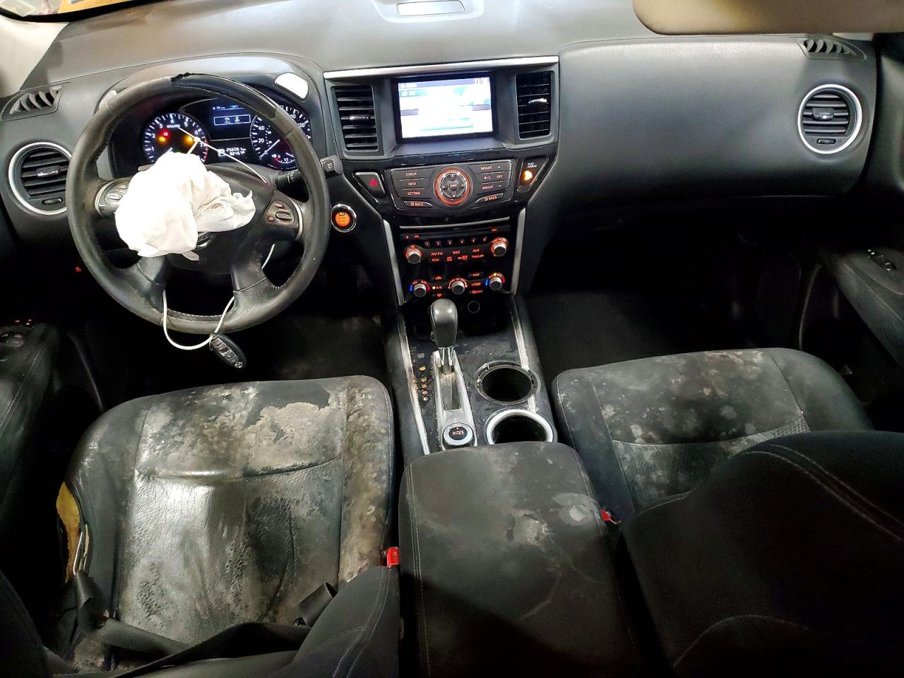 Nissan Pathfinder Sv