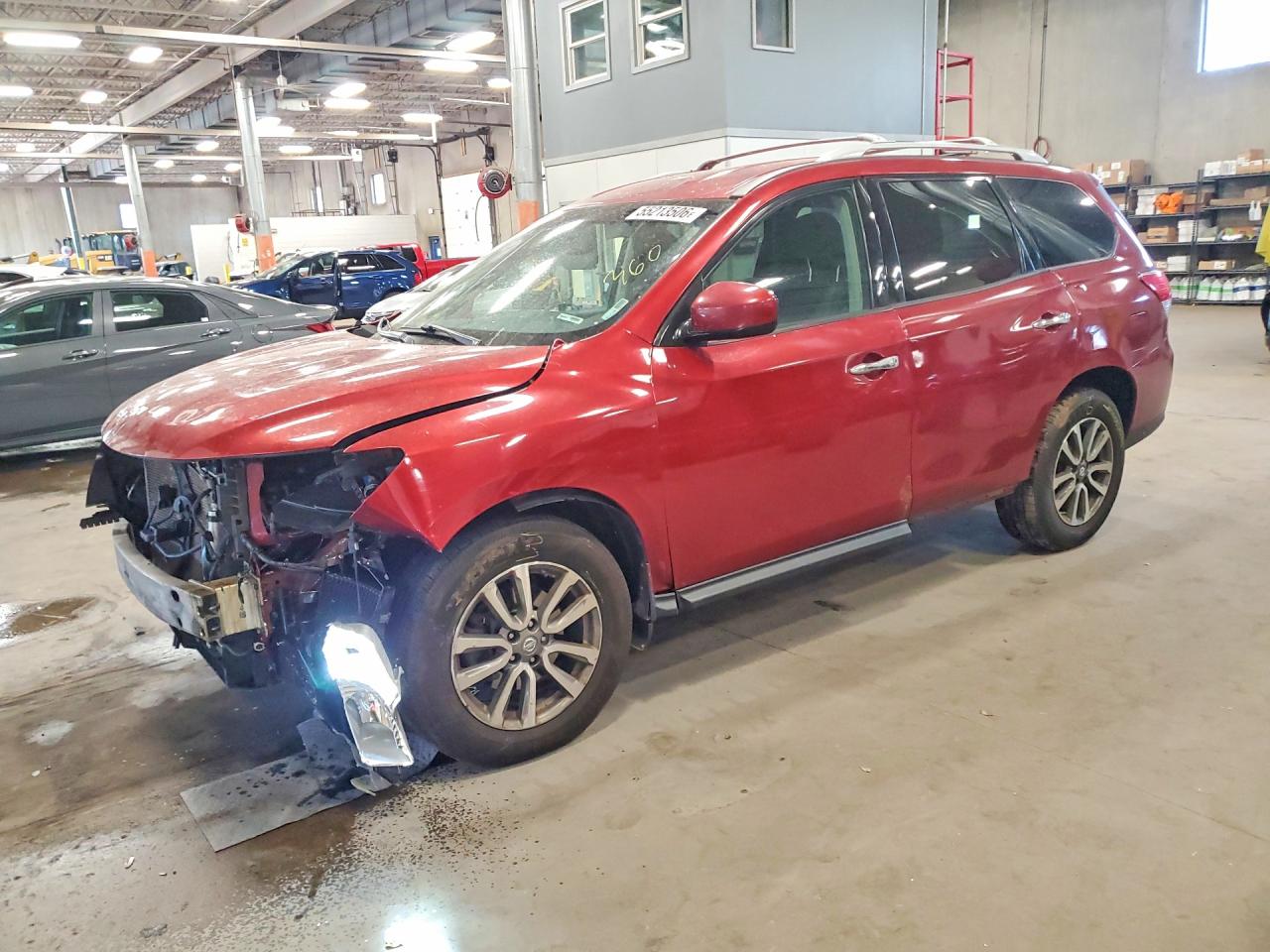 Salvage Nissan Pathfinder Image