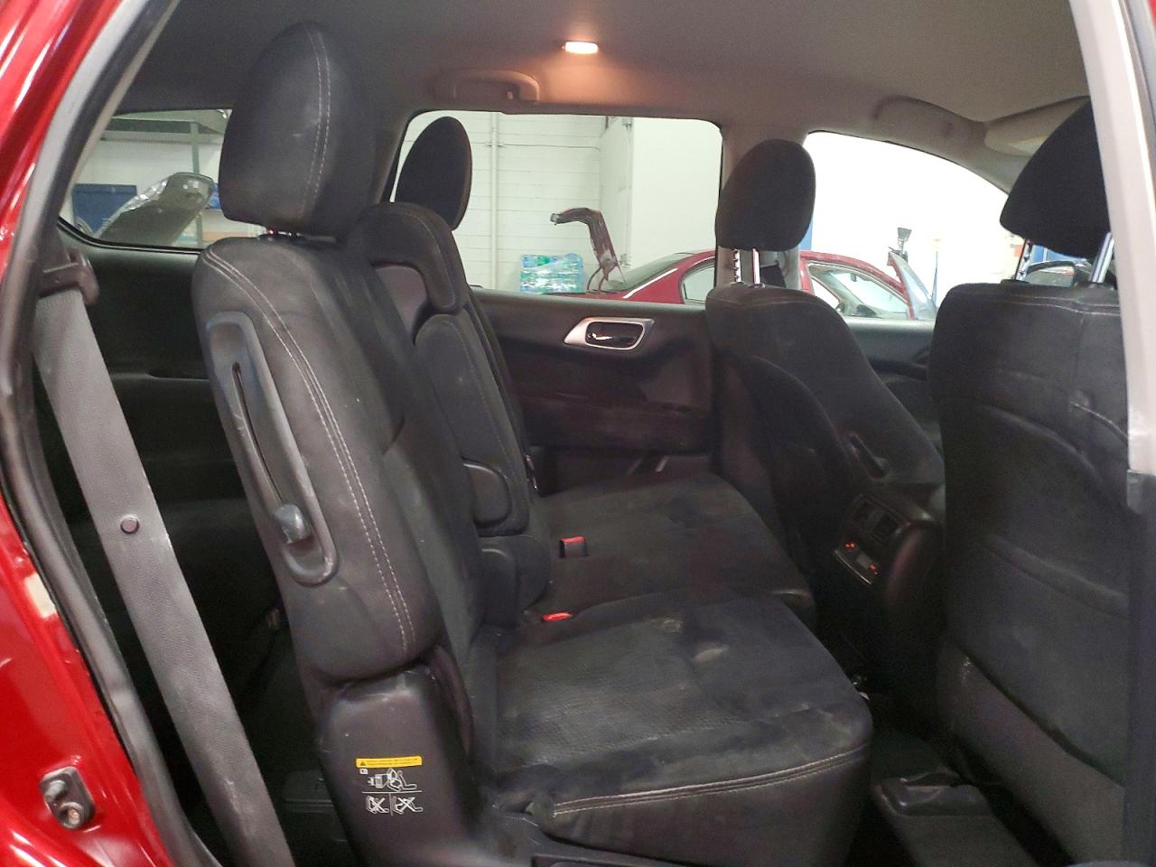 Nissan Pathfinder Sv