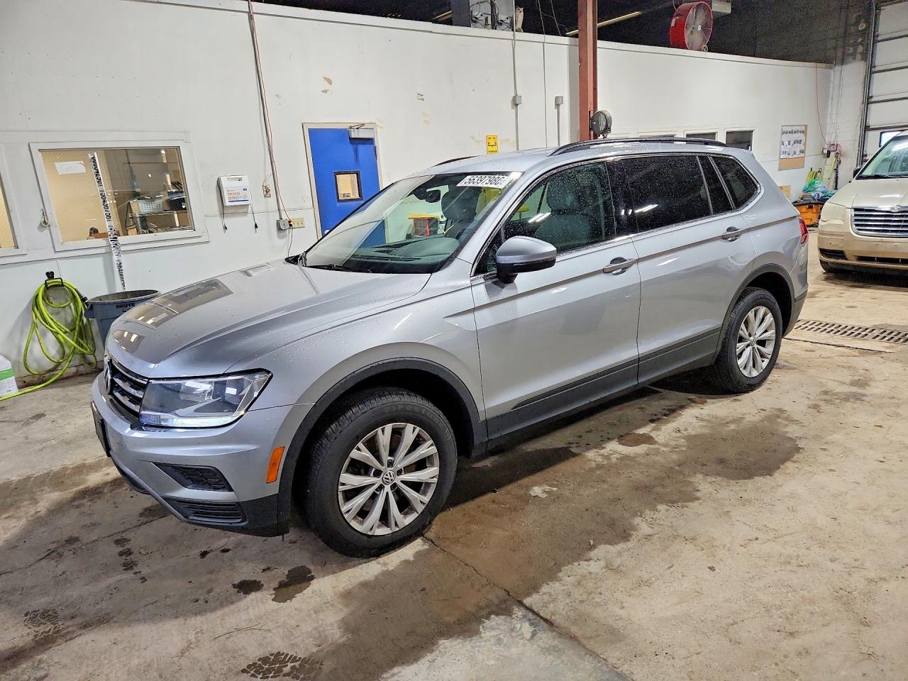 Salvage Volkswagen Tiguan Image