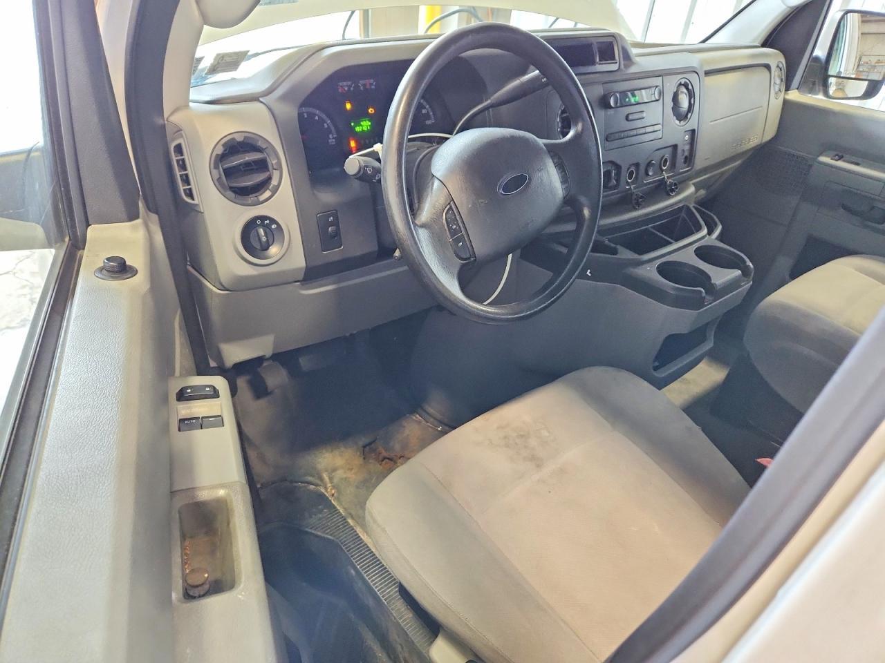 Ford Econoline E250 Van