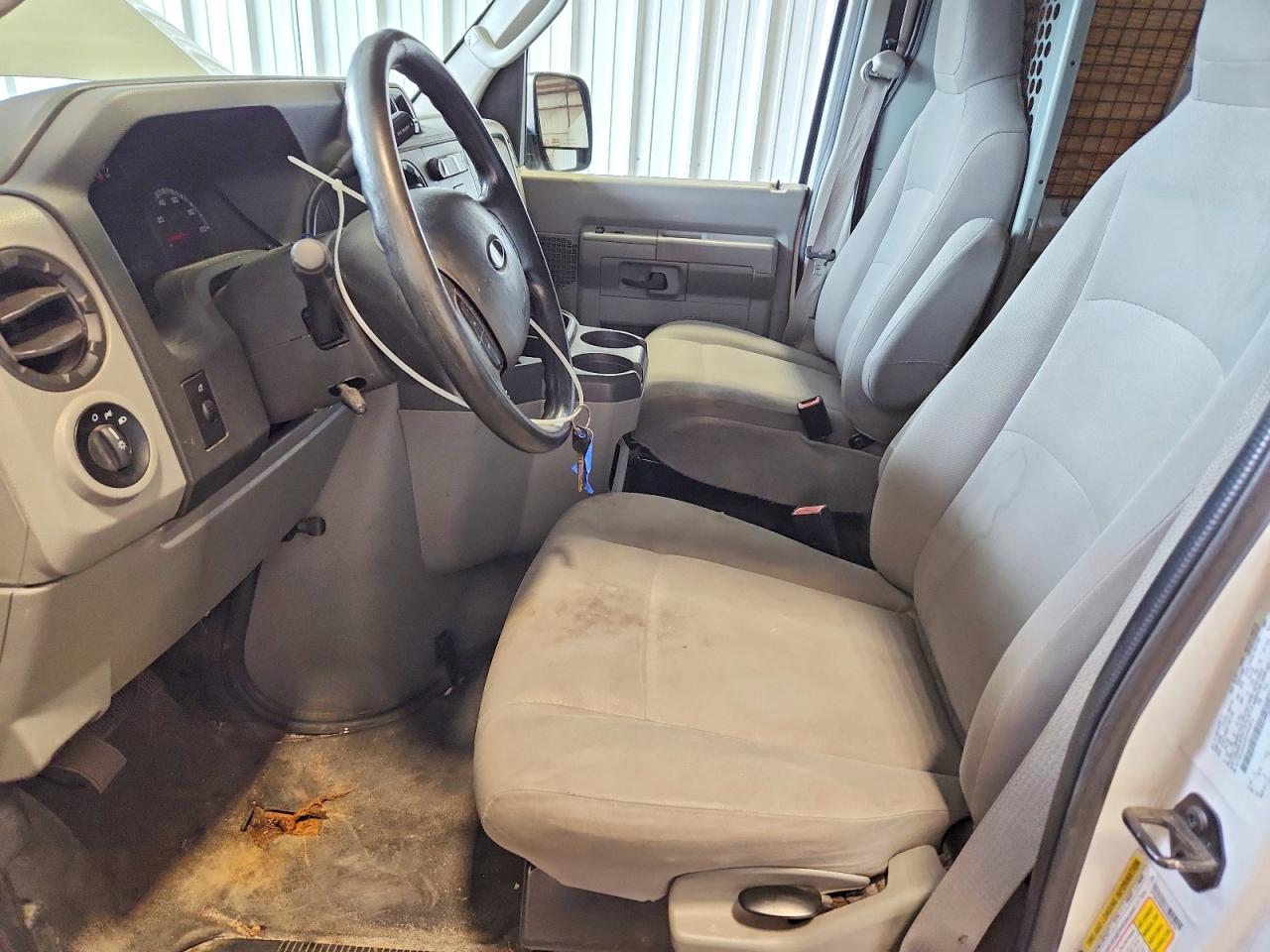 Ford Econoline E250 Van