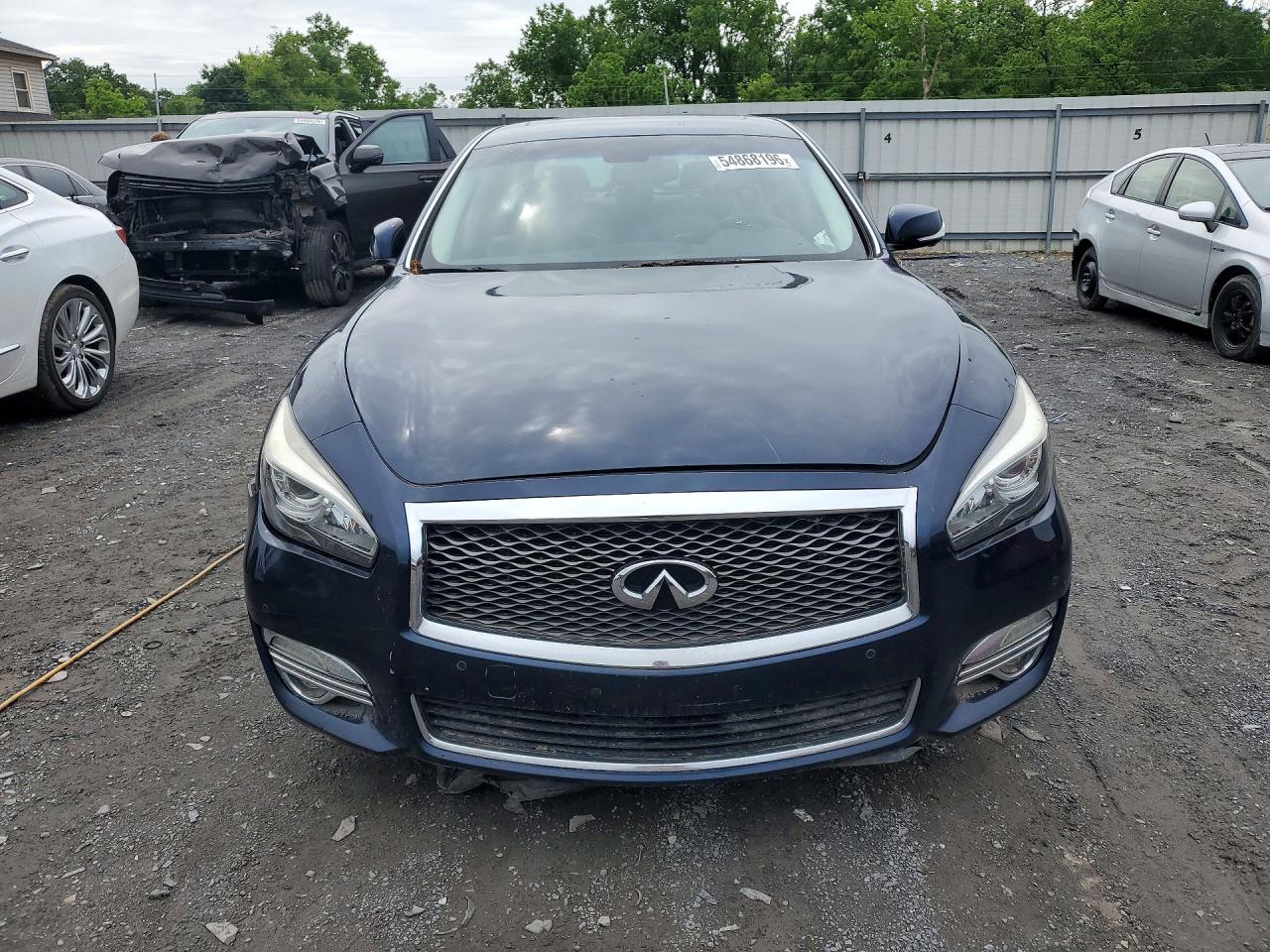 INFINITI Q70 3.7