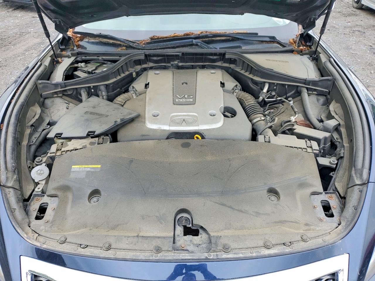 INFINITI Q70 3.7