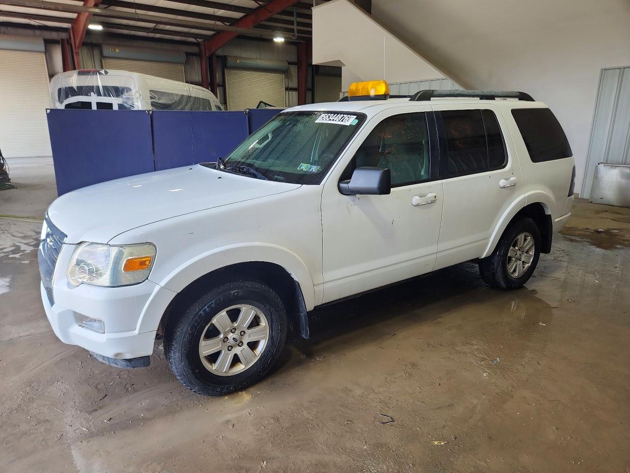 Salvage Ford Explorer Image
