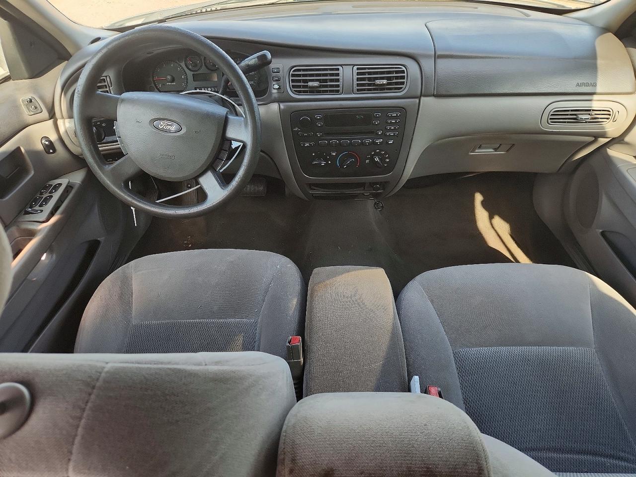Ford Taurus Se