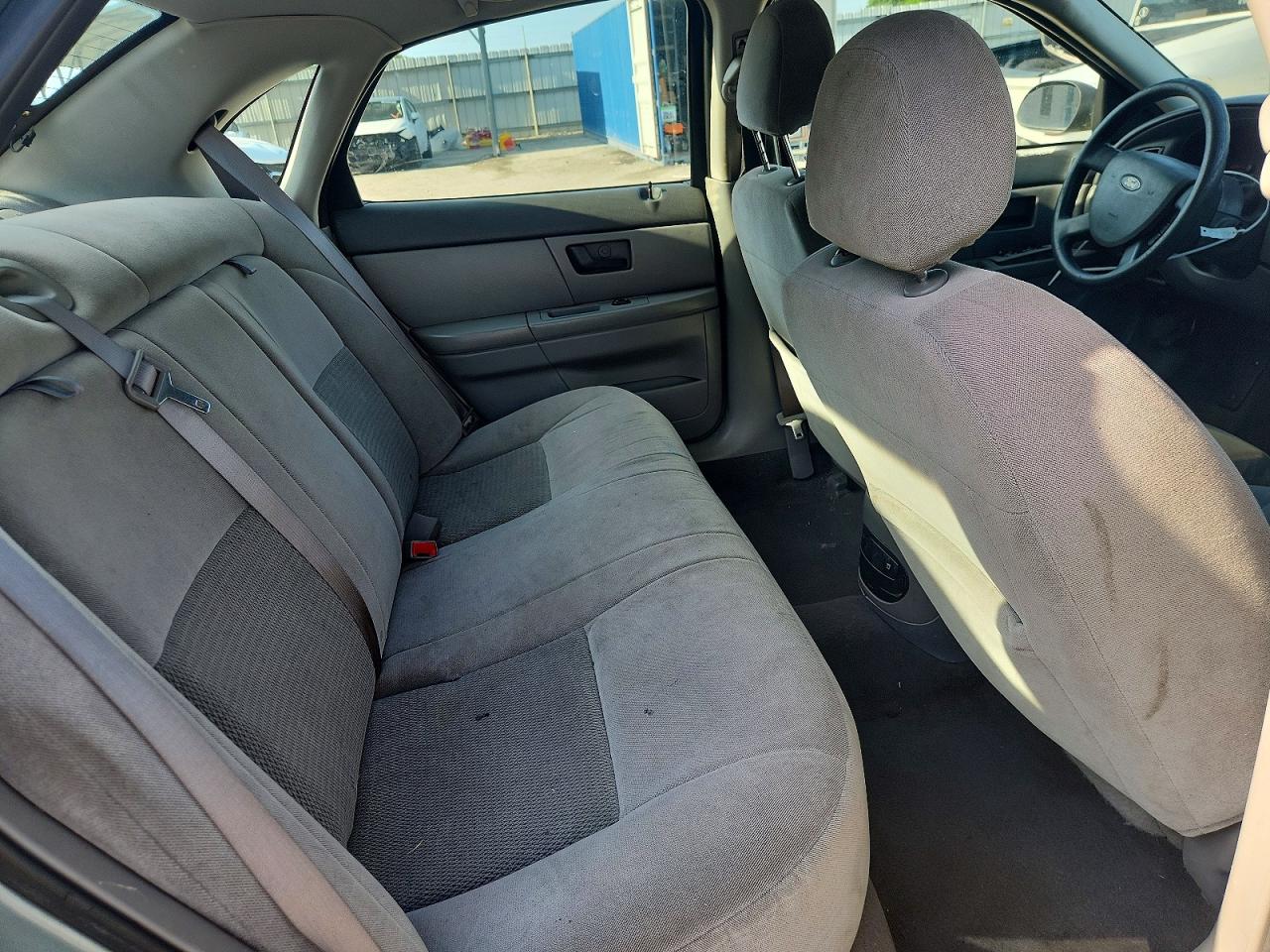 Ford Taurus Se