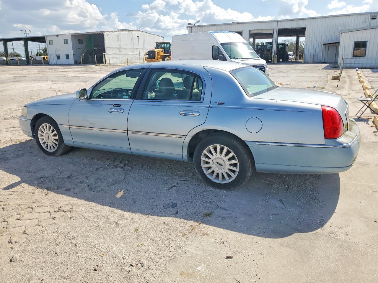 Lincoln Towncar Signature Limited