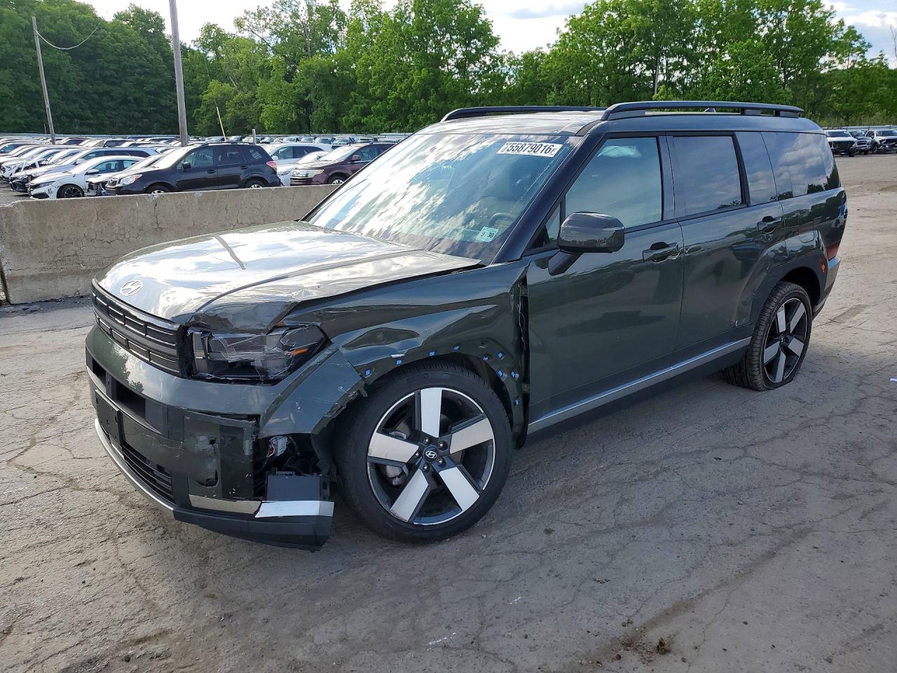 Salvage Hyundai SANTA FE Image