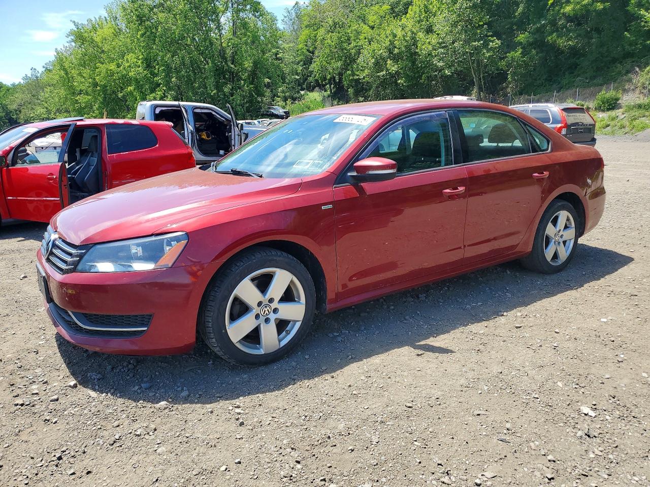 Salvage Volkswagen Passat Image