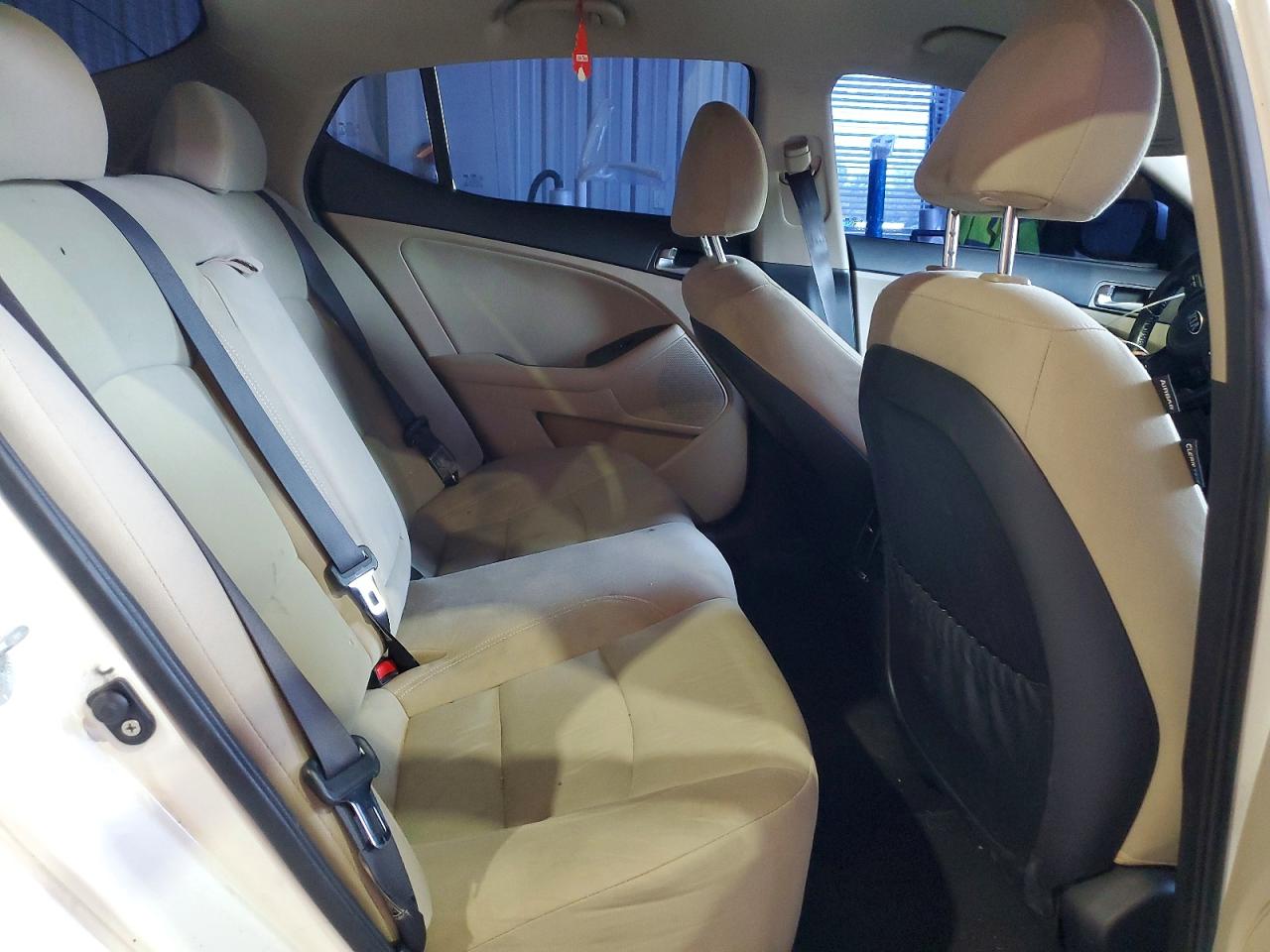 Kia Optima Base