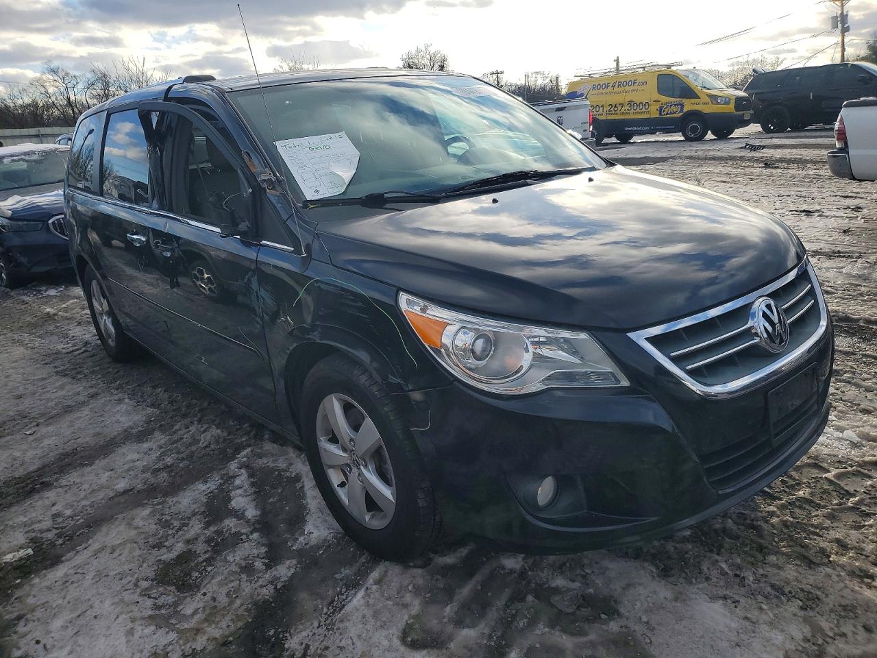 Volkswagen Routan Sel Premium