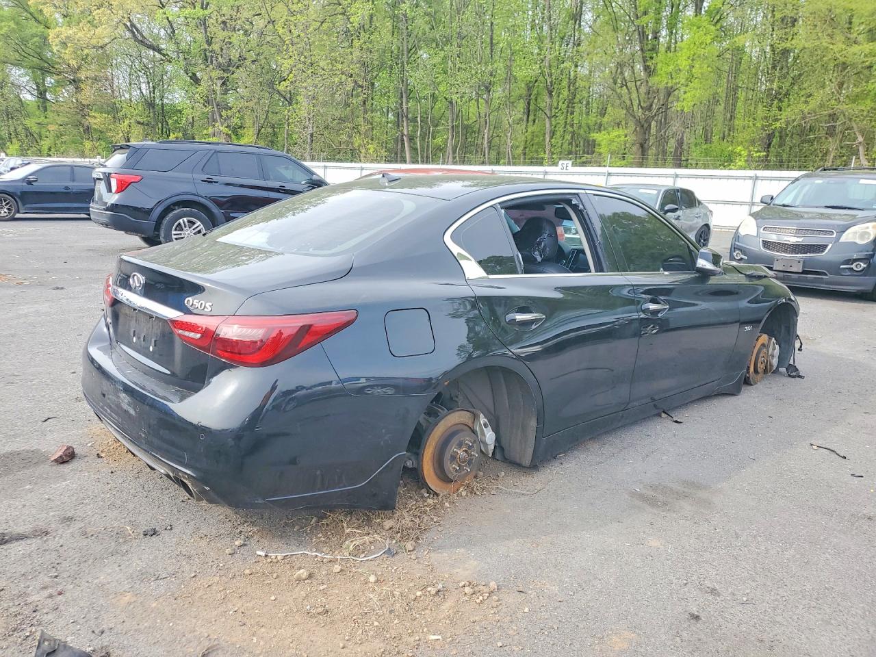 INFINITI Q50 Luxe