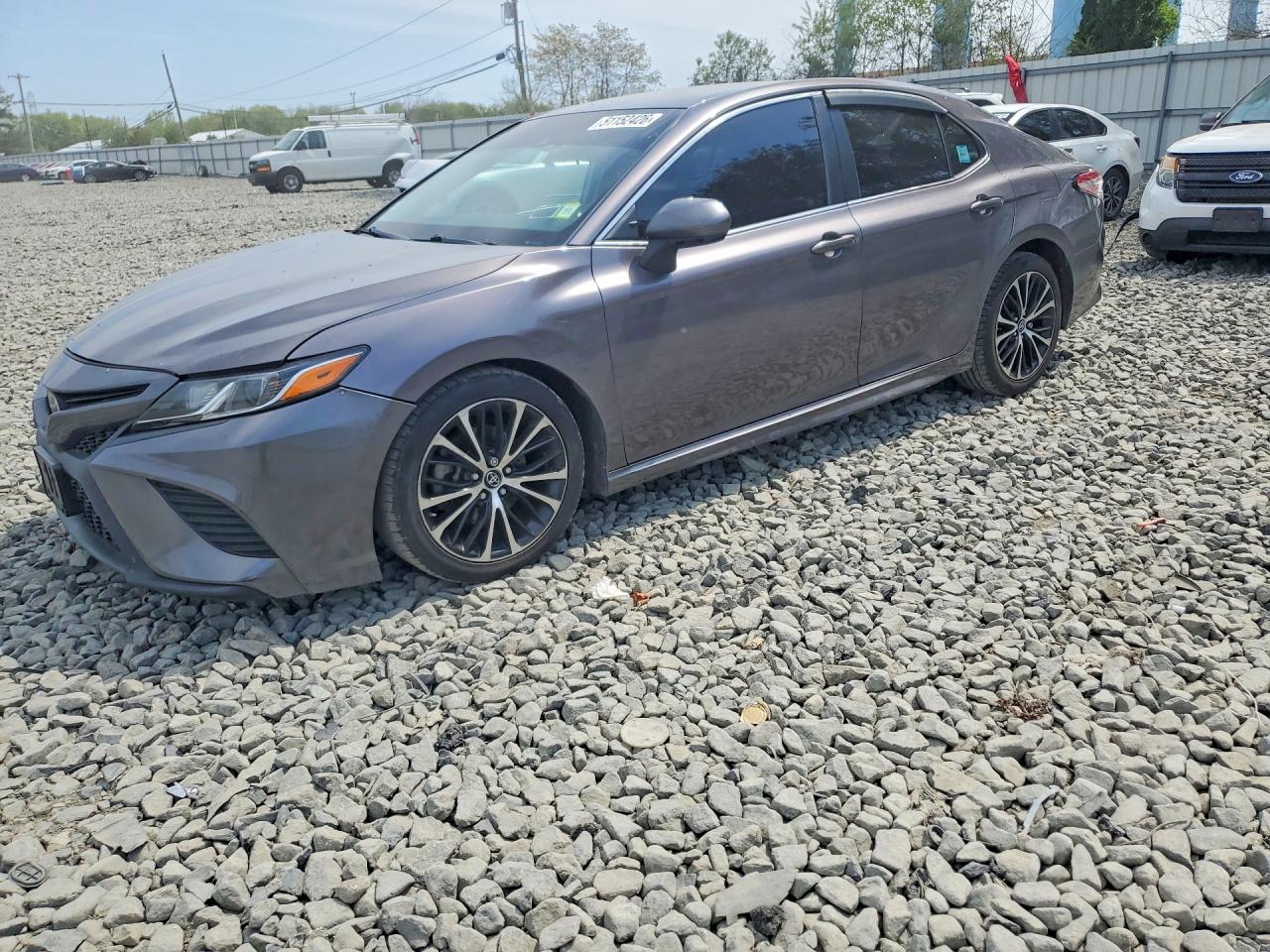 Salvage Toyota Camry Image
