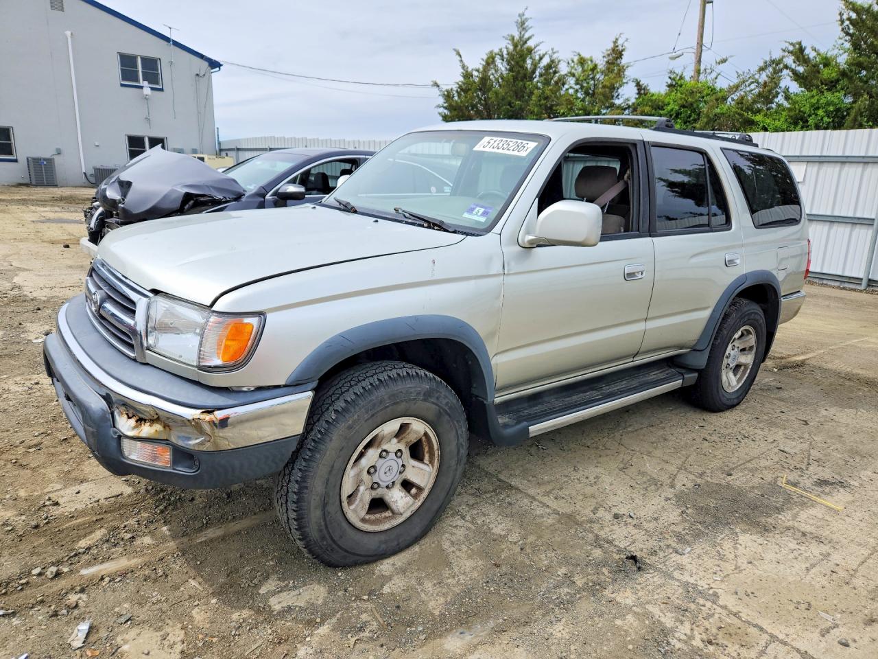 Salvage Toyota 4Runner Image