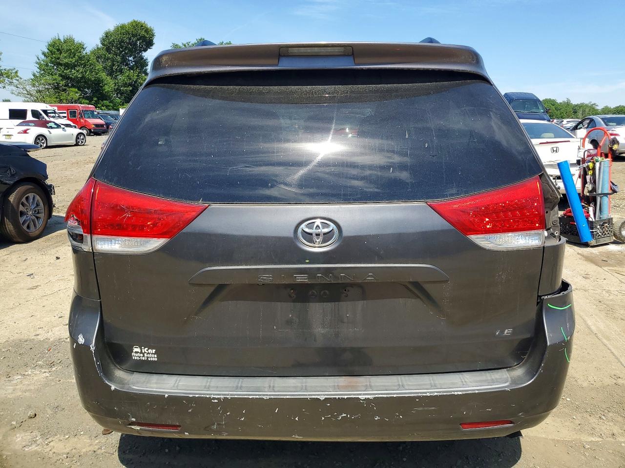 Toyota Sienna Le