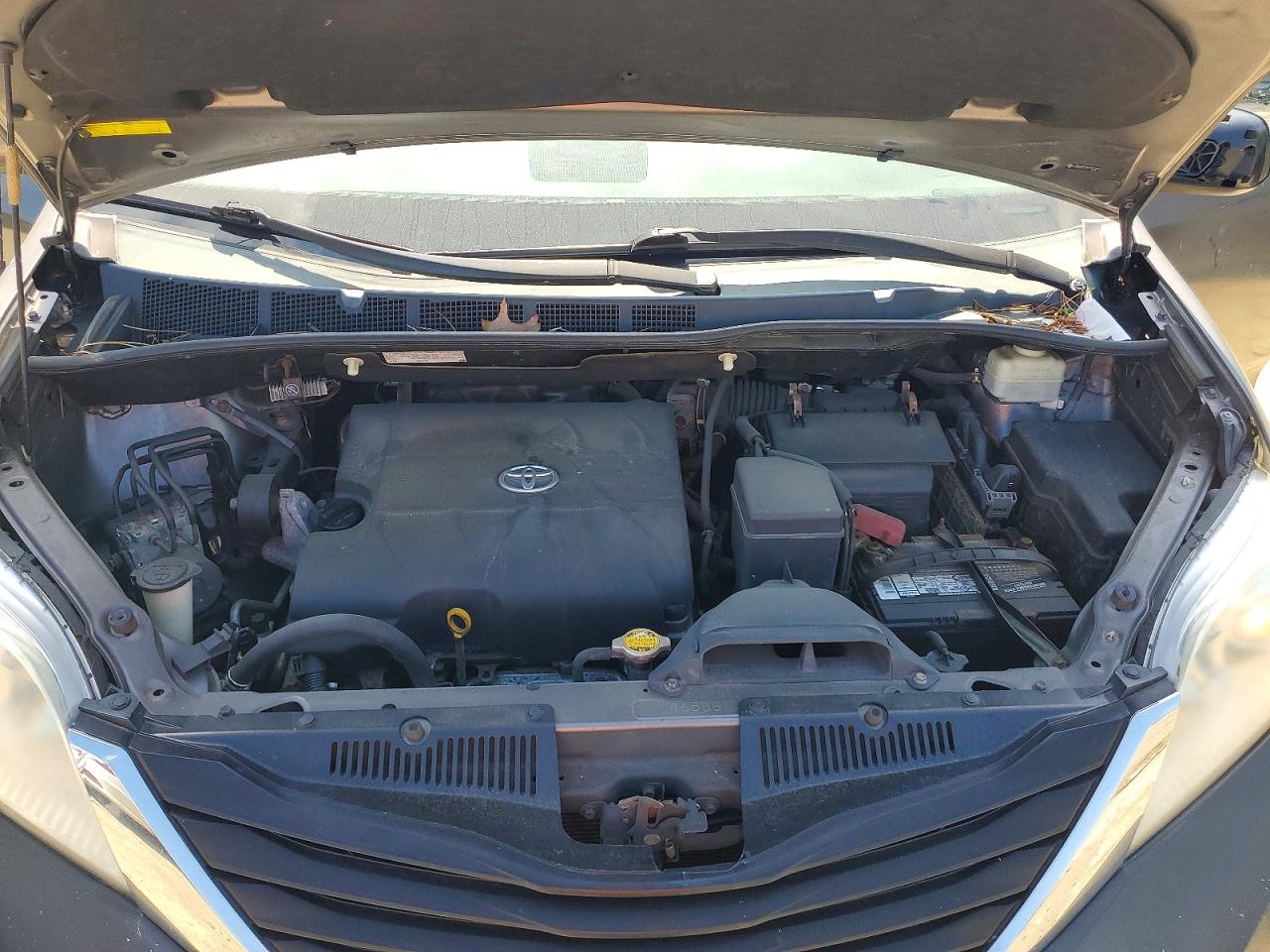 Toyota Sienna Le