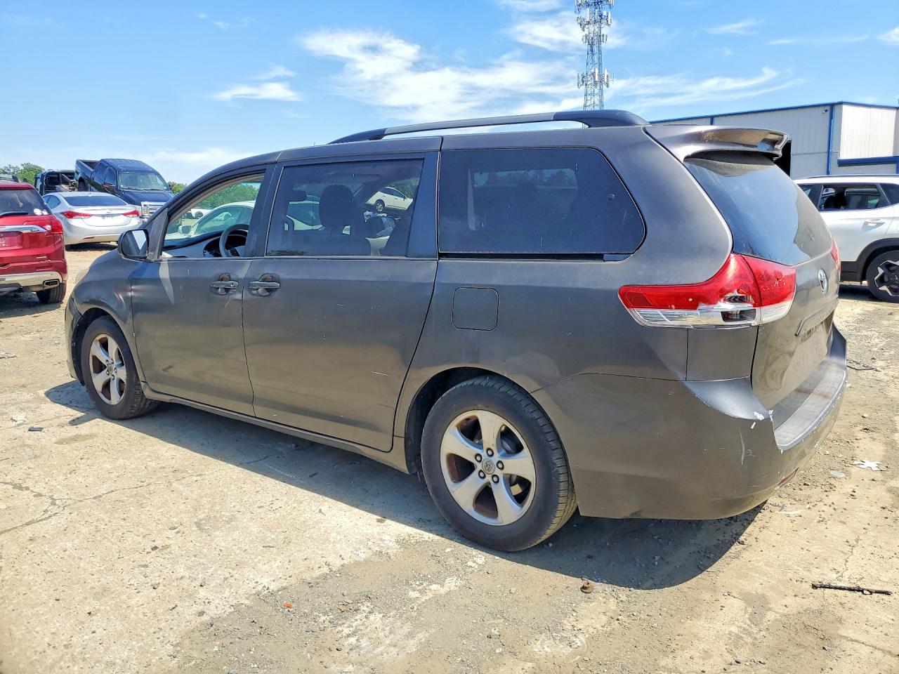 Toyota Sienna Le
