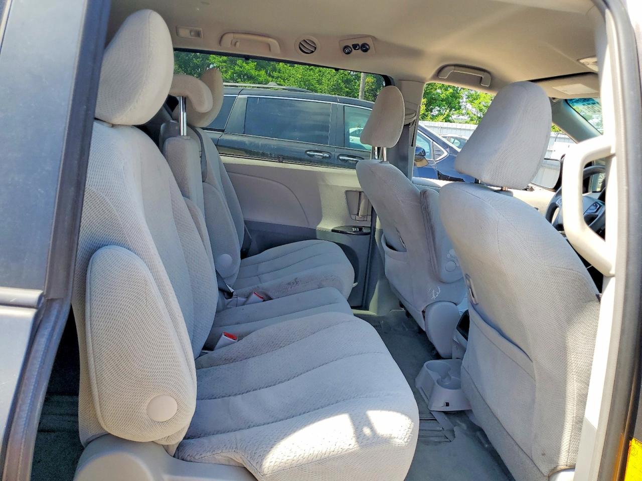 Toyota Sienna Le