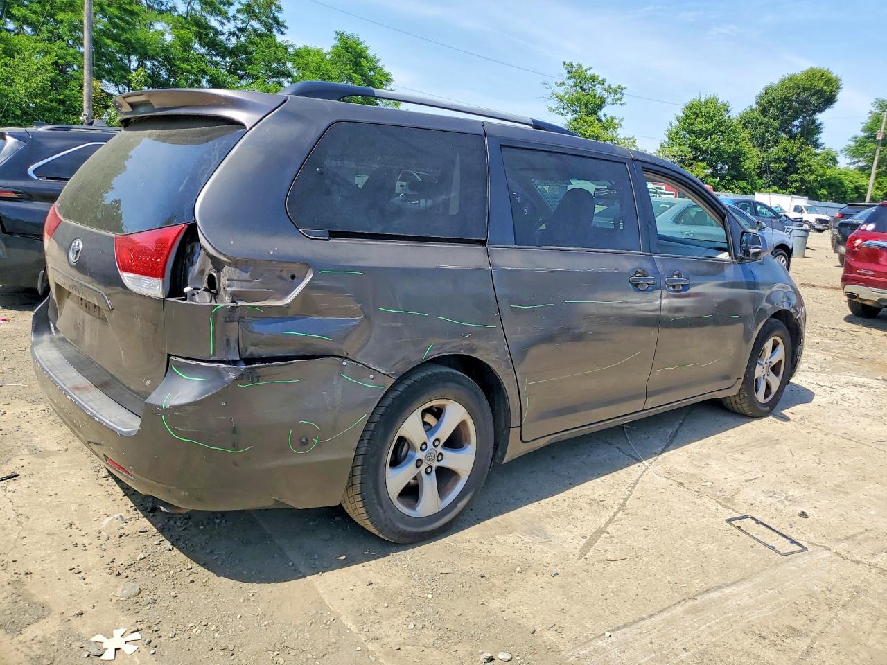 Toyota Sienna Le