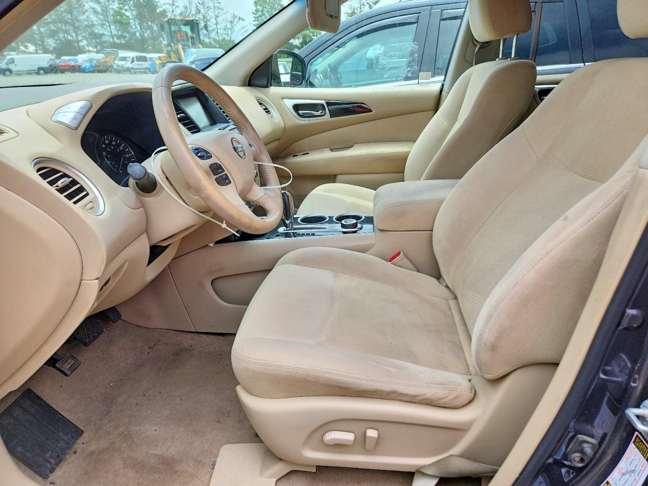 Nissan Pathfinder S