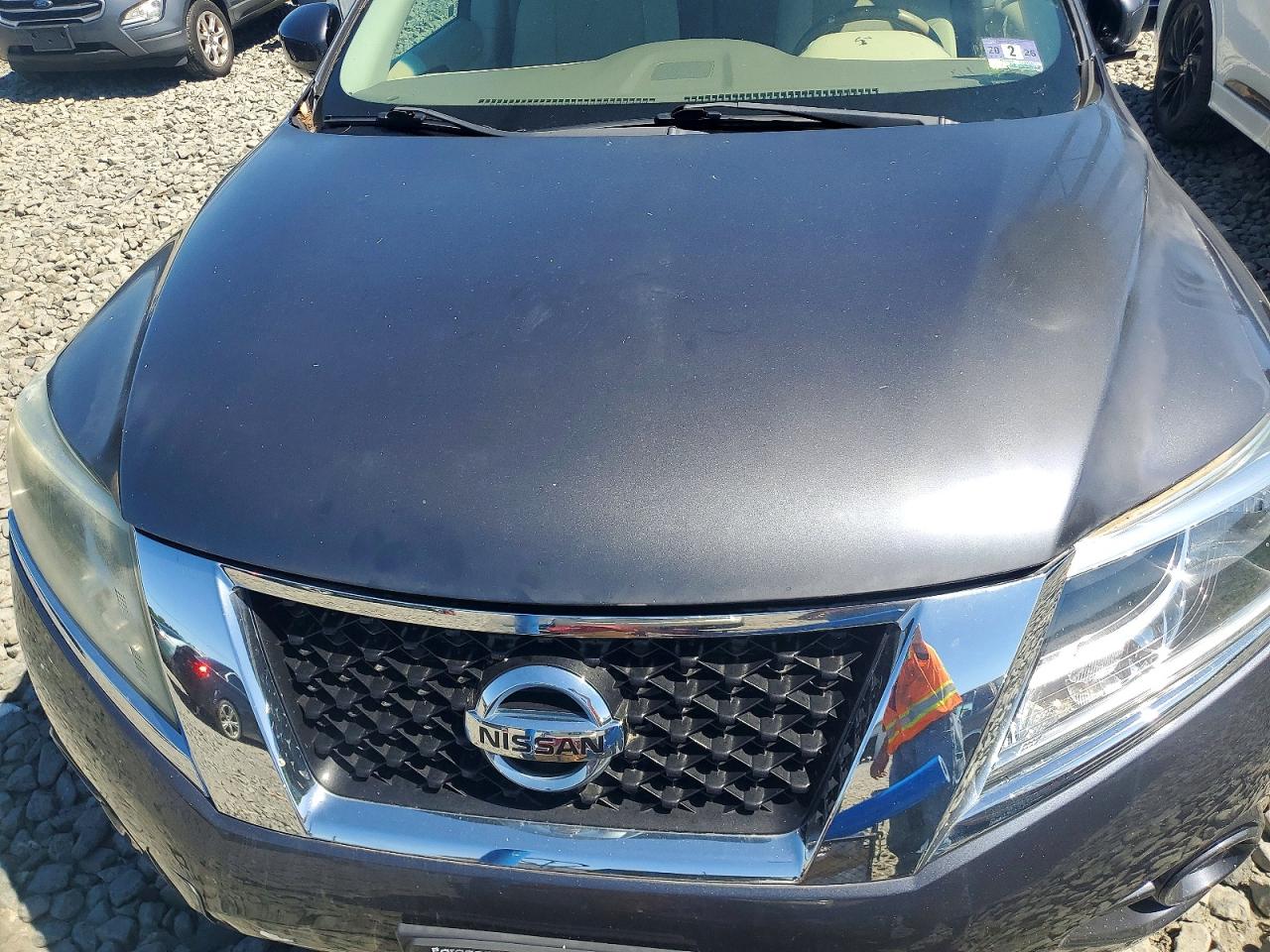 Nissan Pathfinder S