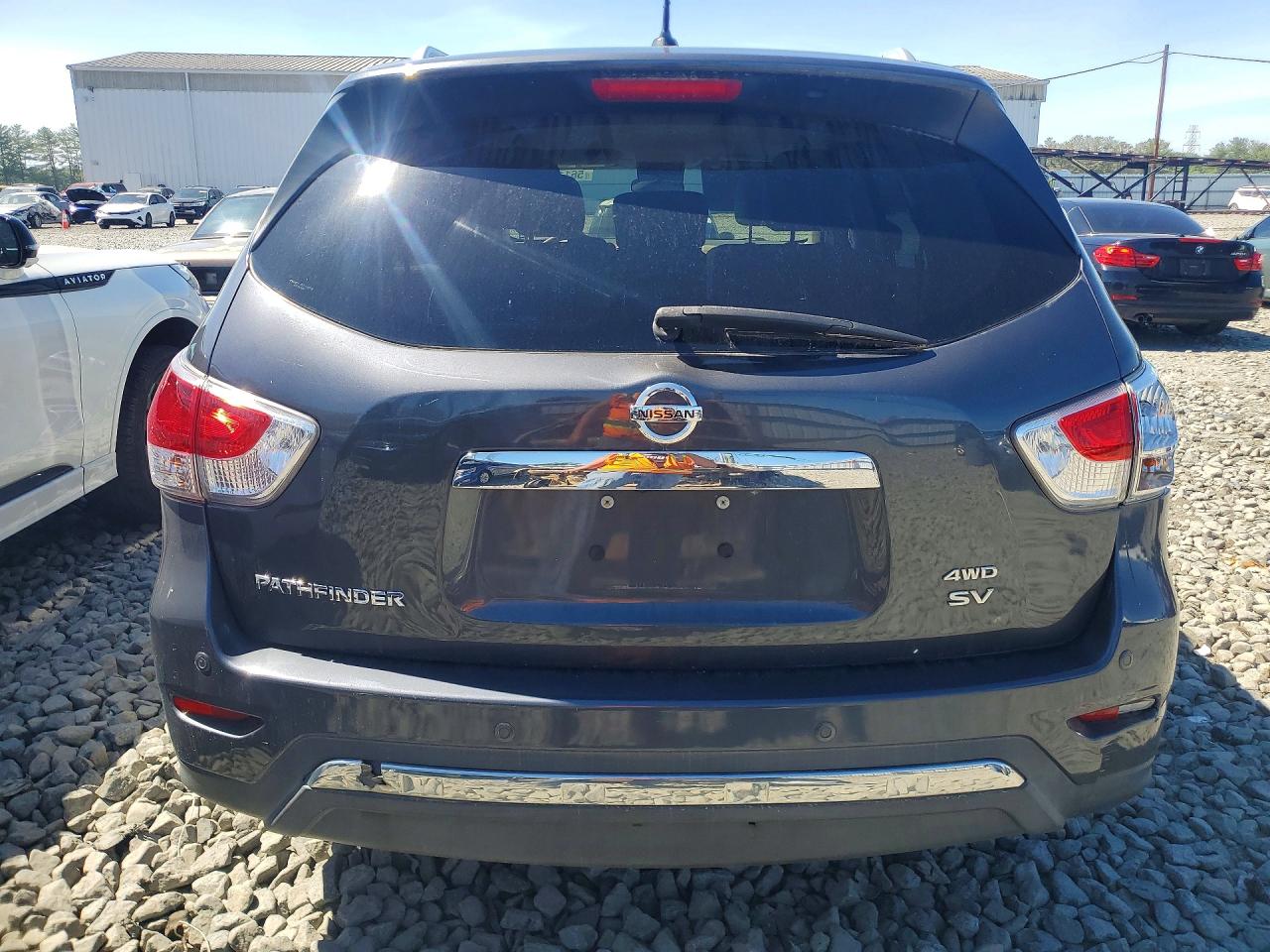Nissan Pathfinder S