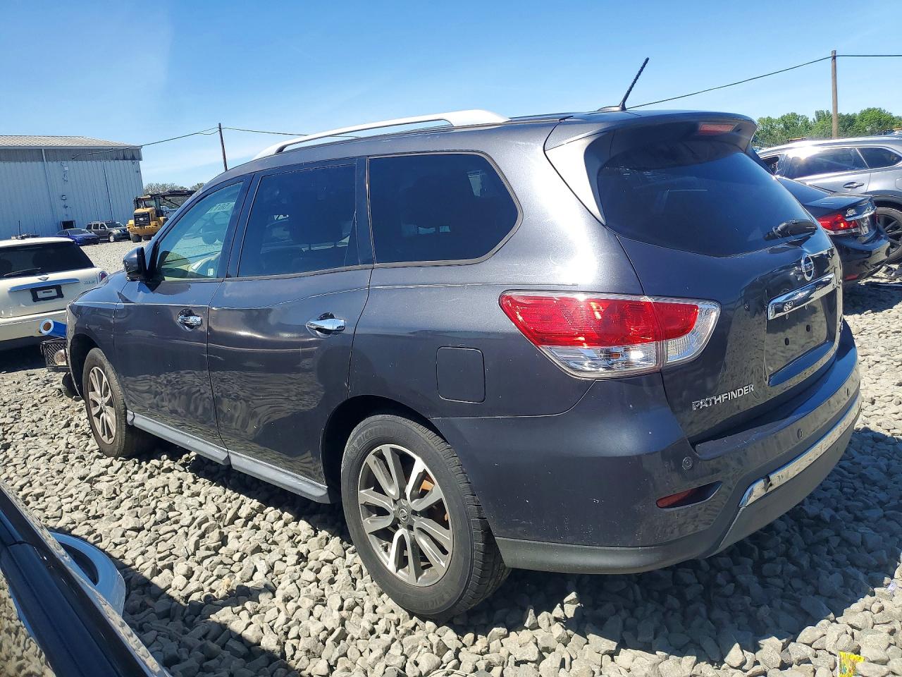 Nissan Pathfinder S
