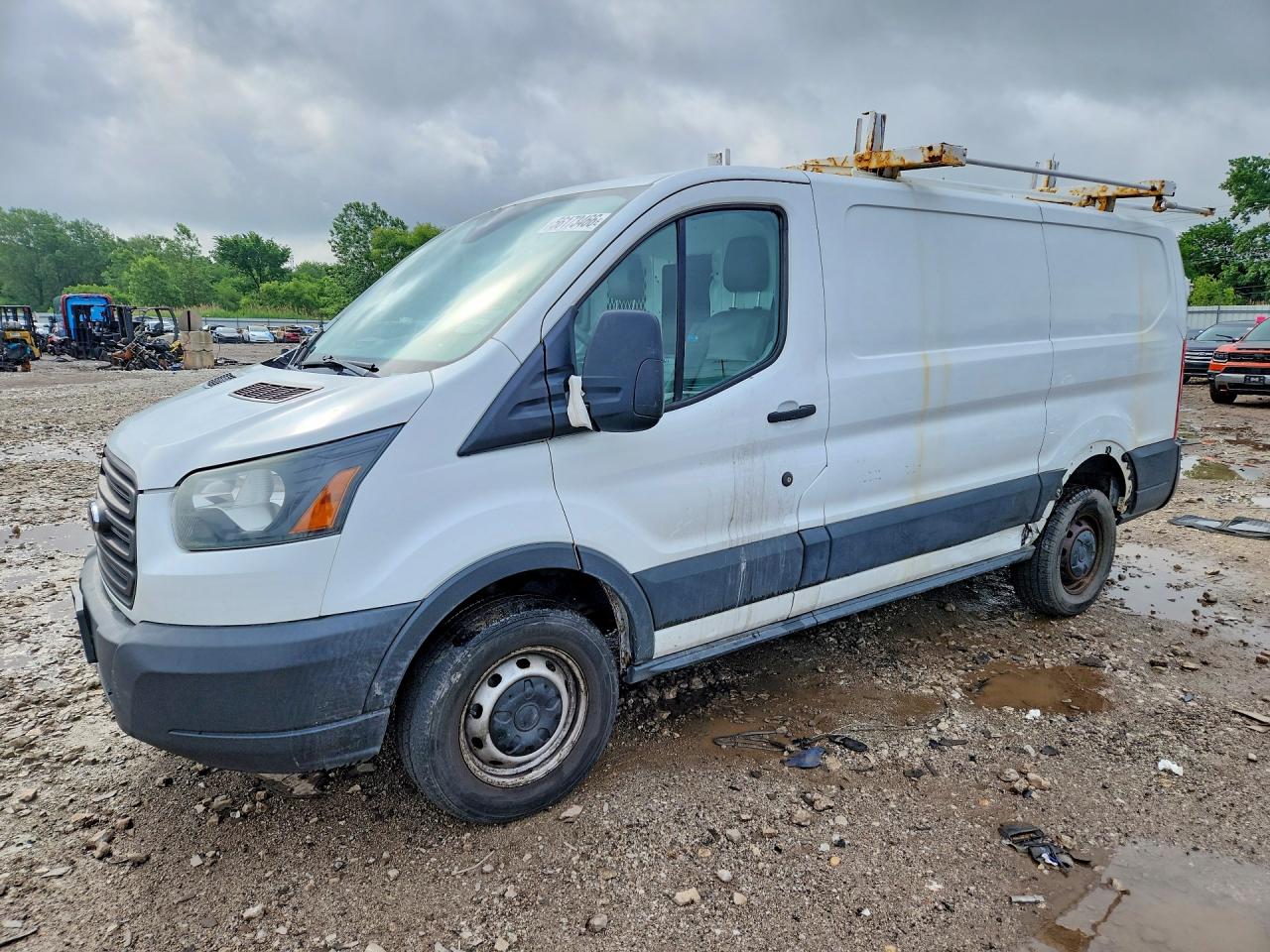Salvage Ford Transit Image