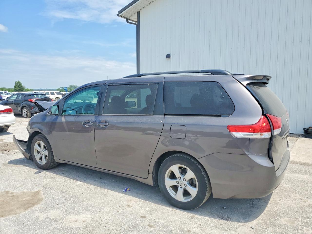 Toyota Sienna Le