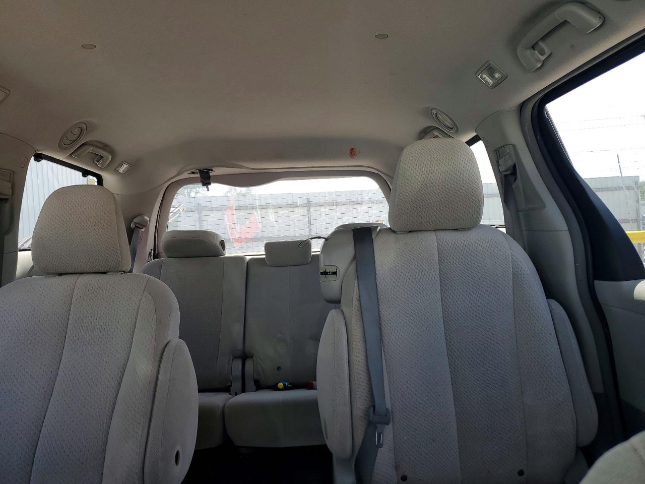Toyota Sienna Le
