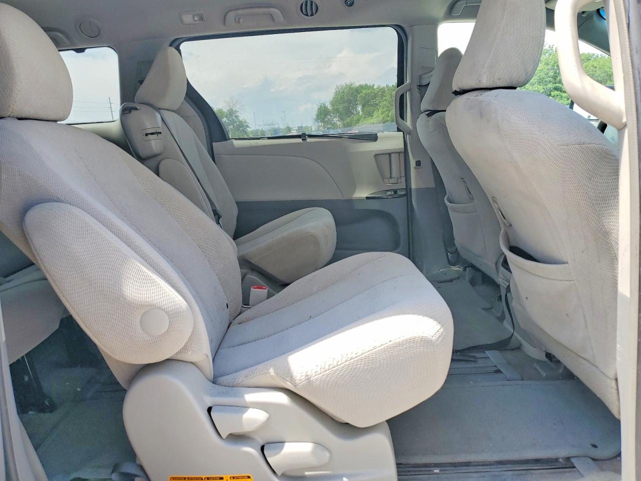 Toyota Sienna Le