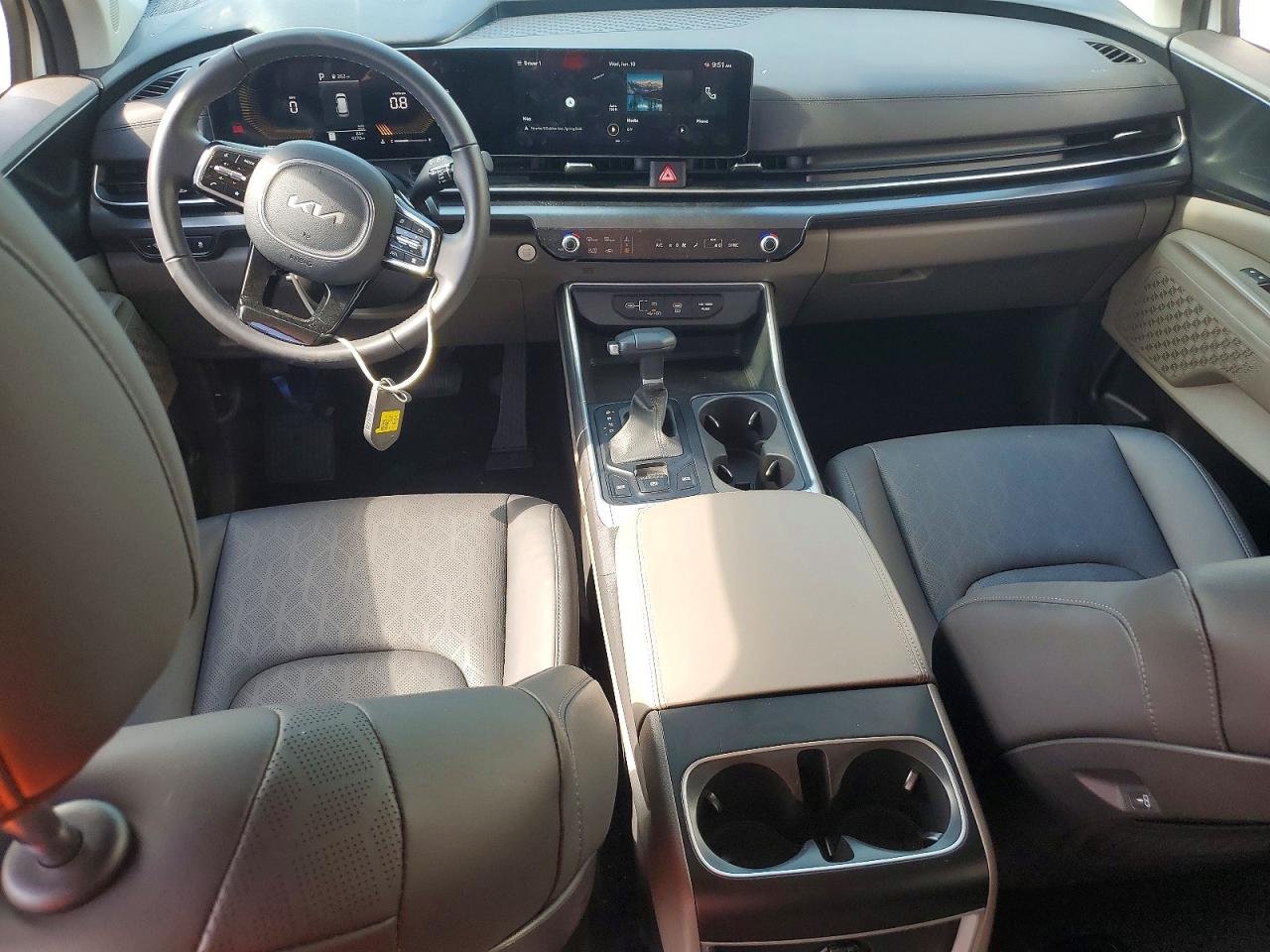 Kia Carnival Lxs
