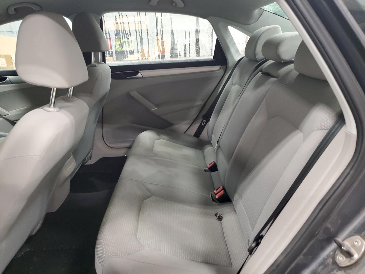 Volkswagen Passat S