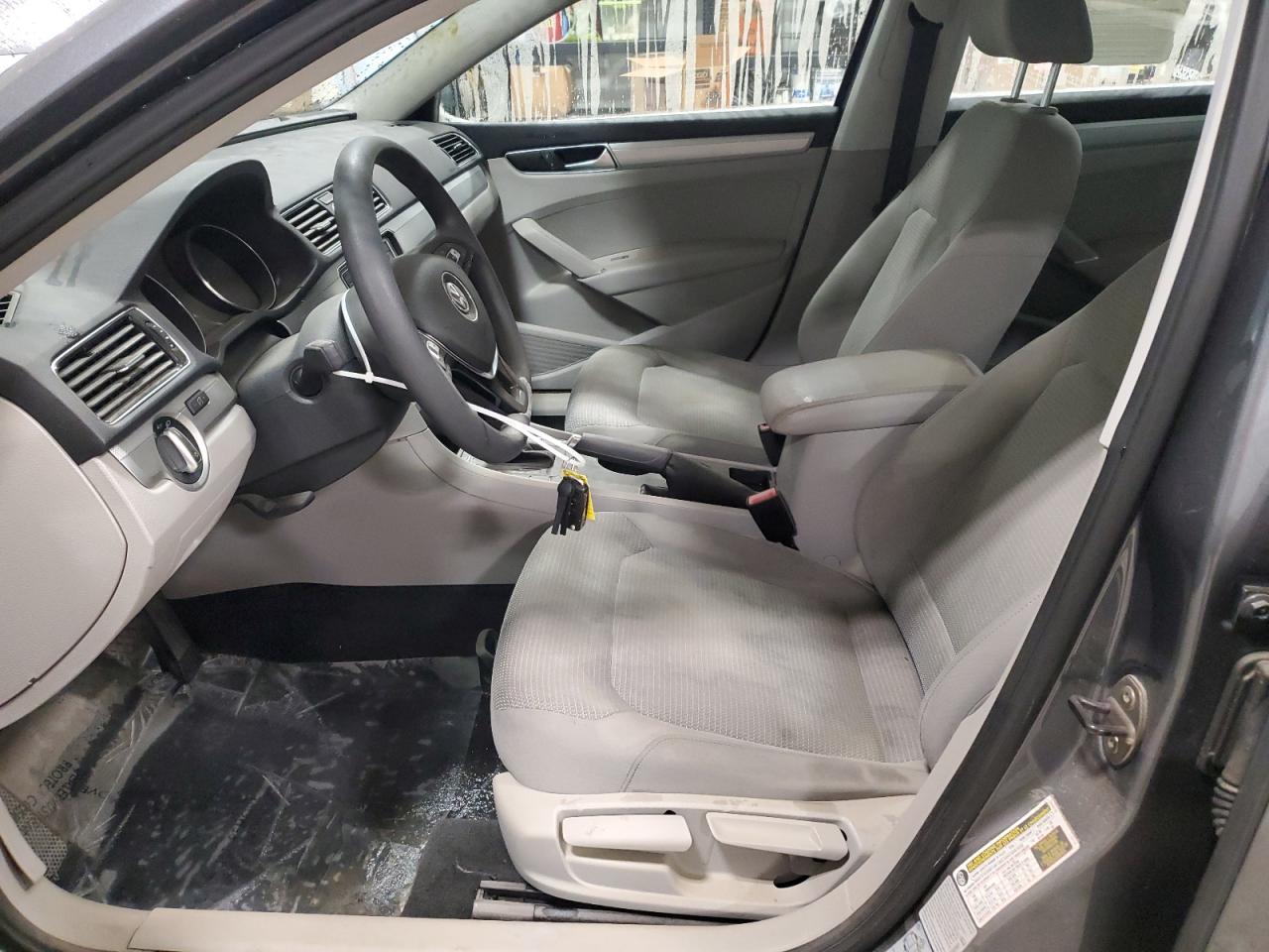 Volkswagen Passat S