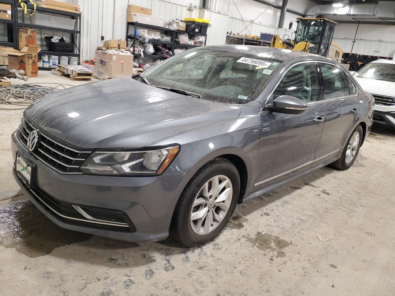 Salvage Volkswagen Passat Image