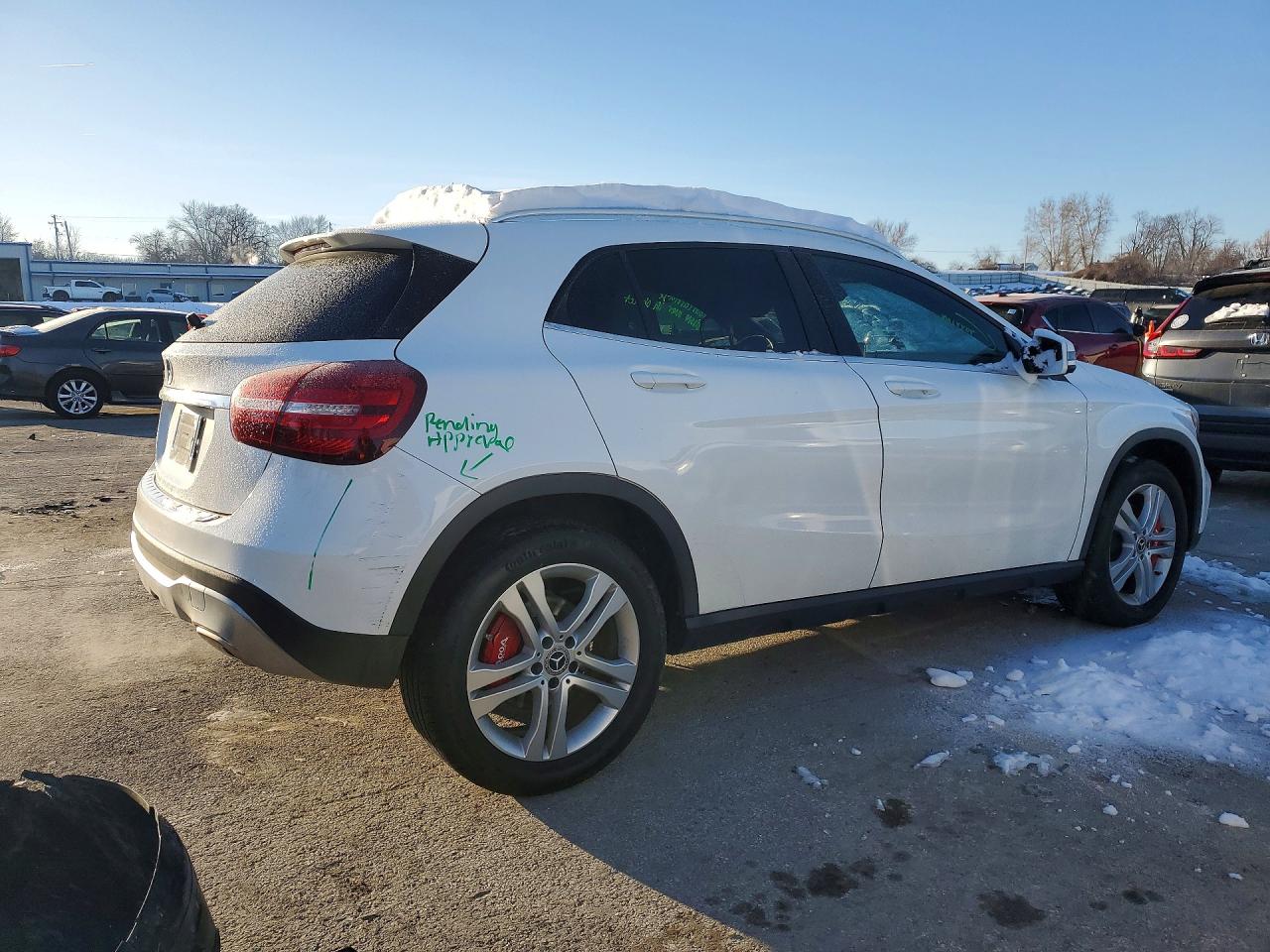 Mercedes-Benz GLA 250