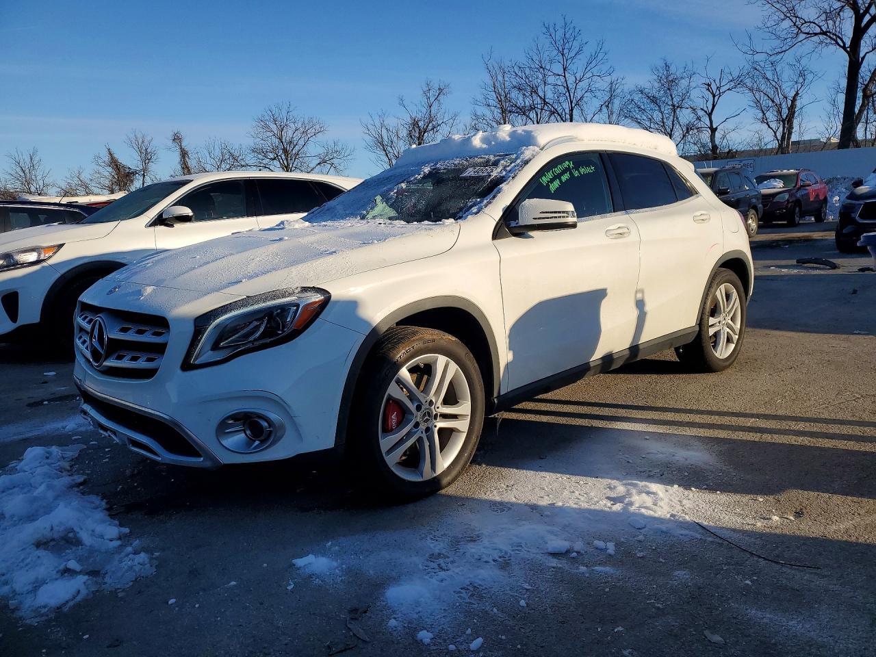 Salvage Mercedes-Benz GLA Image