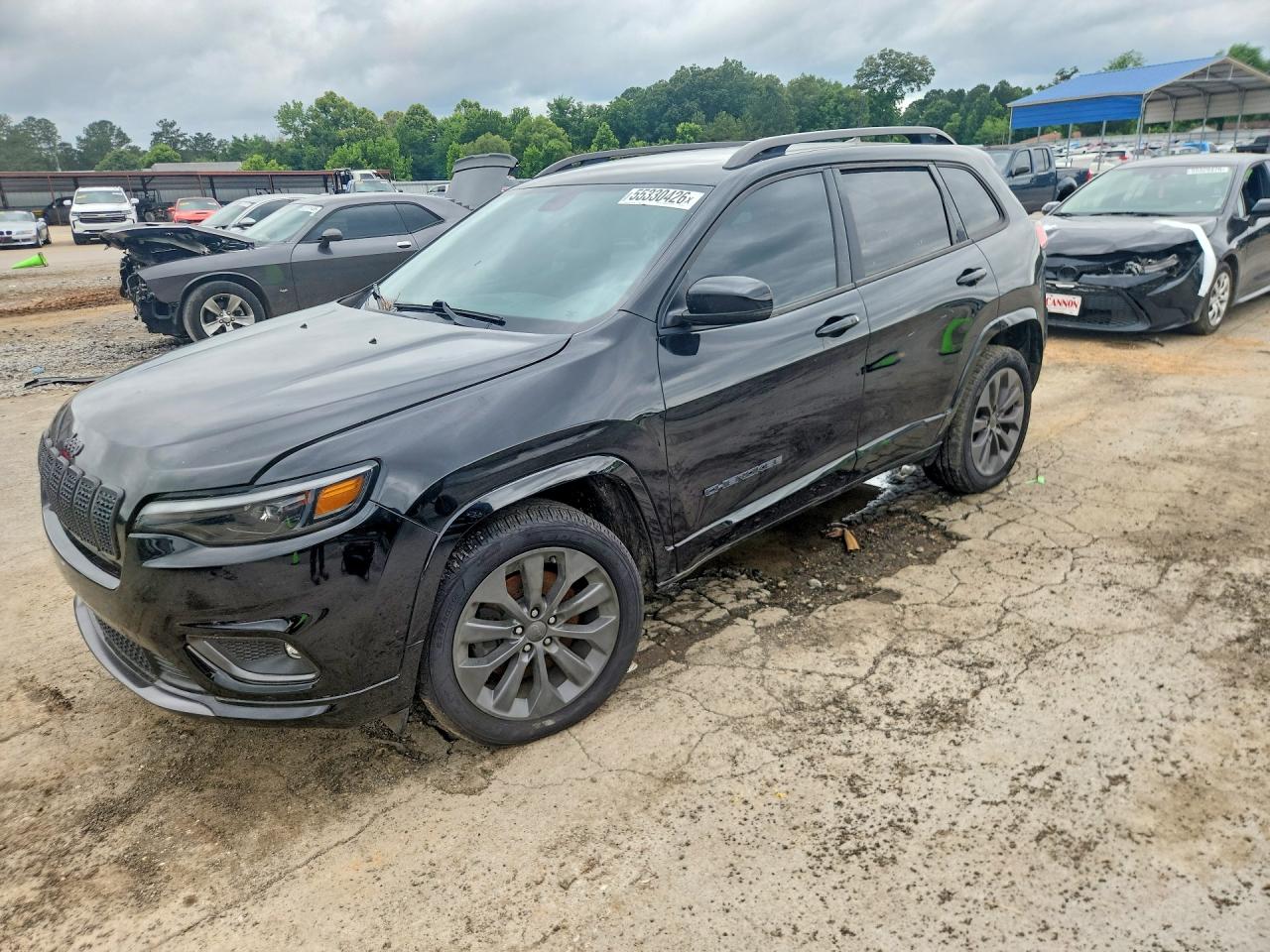 Salvage Jeep Cherokee Image
