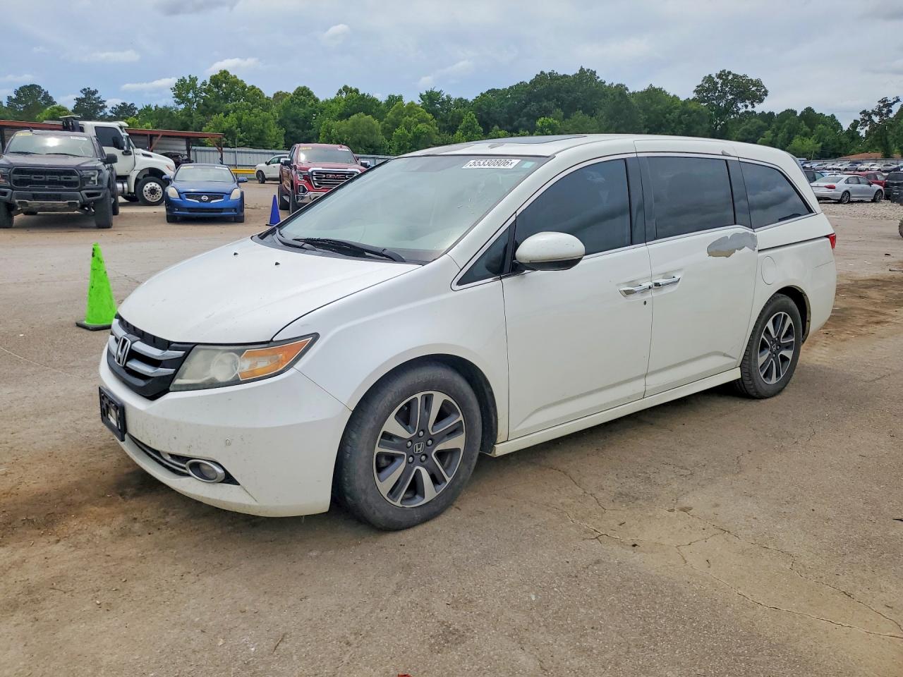Salvage Honda Odyssey Image