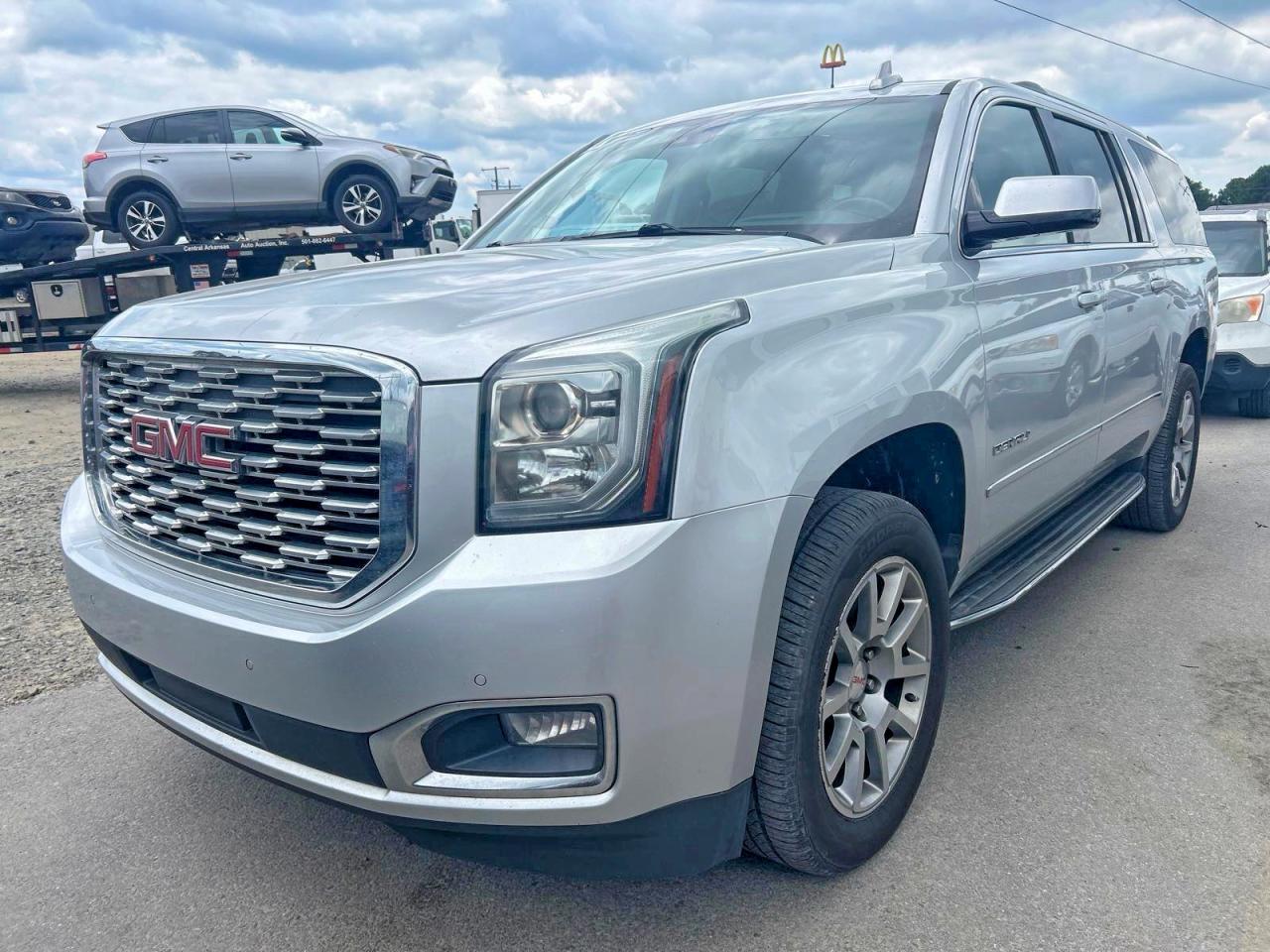 Salvage GMC Yukon Image