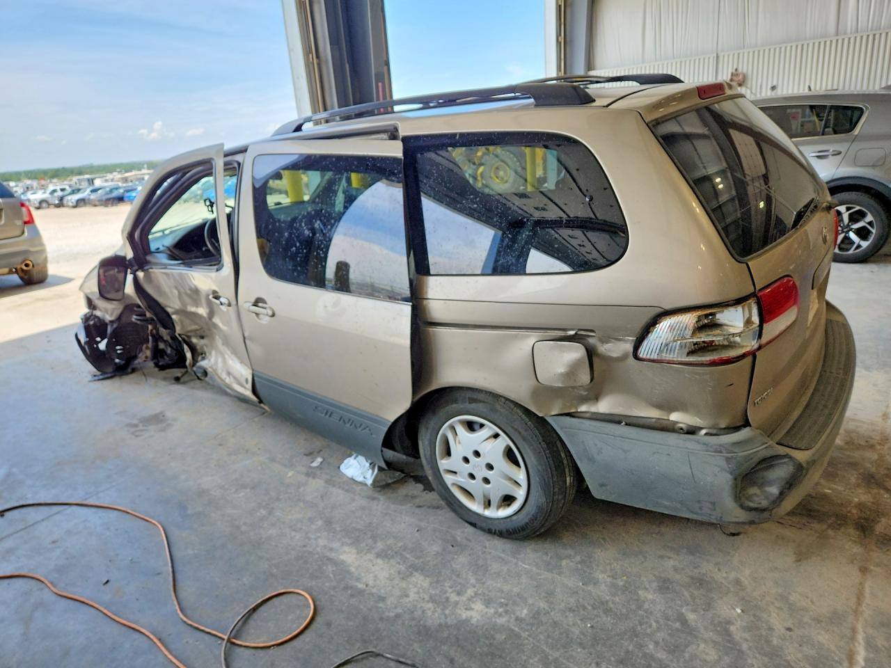 Toyota Sienna Le