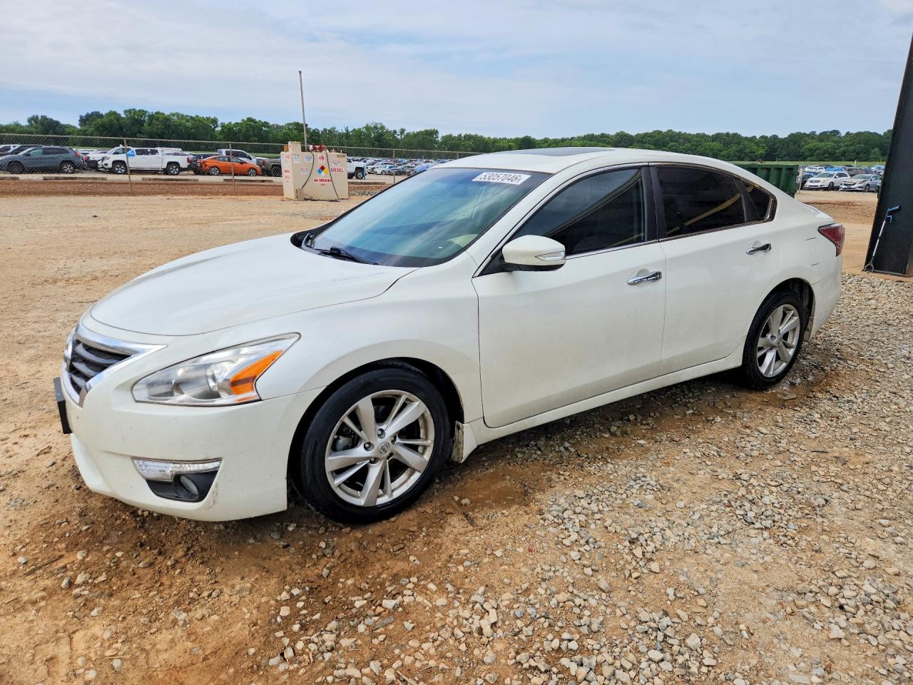 Salvage Nissan Altima Image