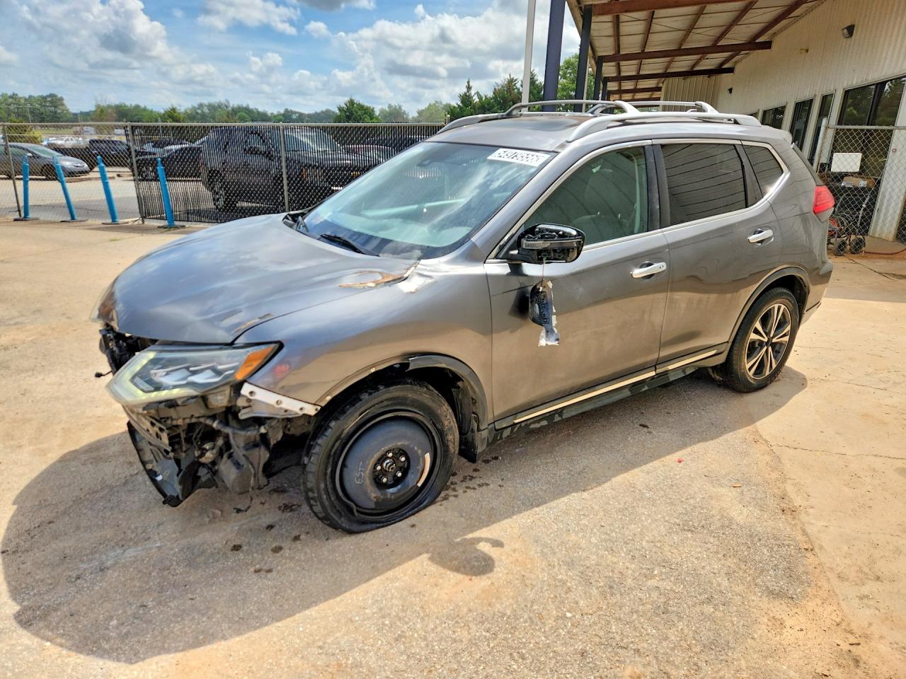 Salvage Nissan Rogue Image