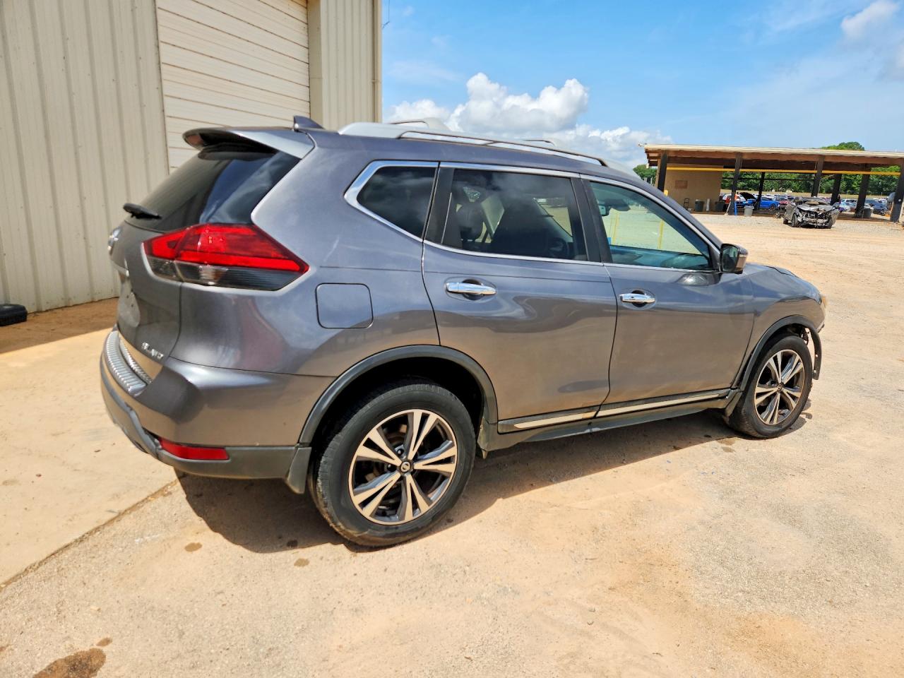 Nissan Rogue S