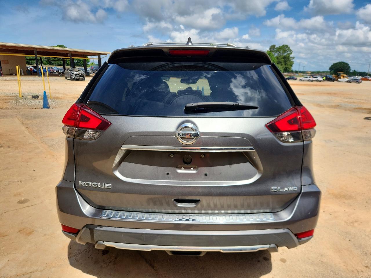 Nissan Rogue S